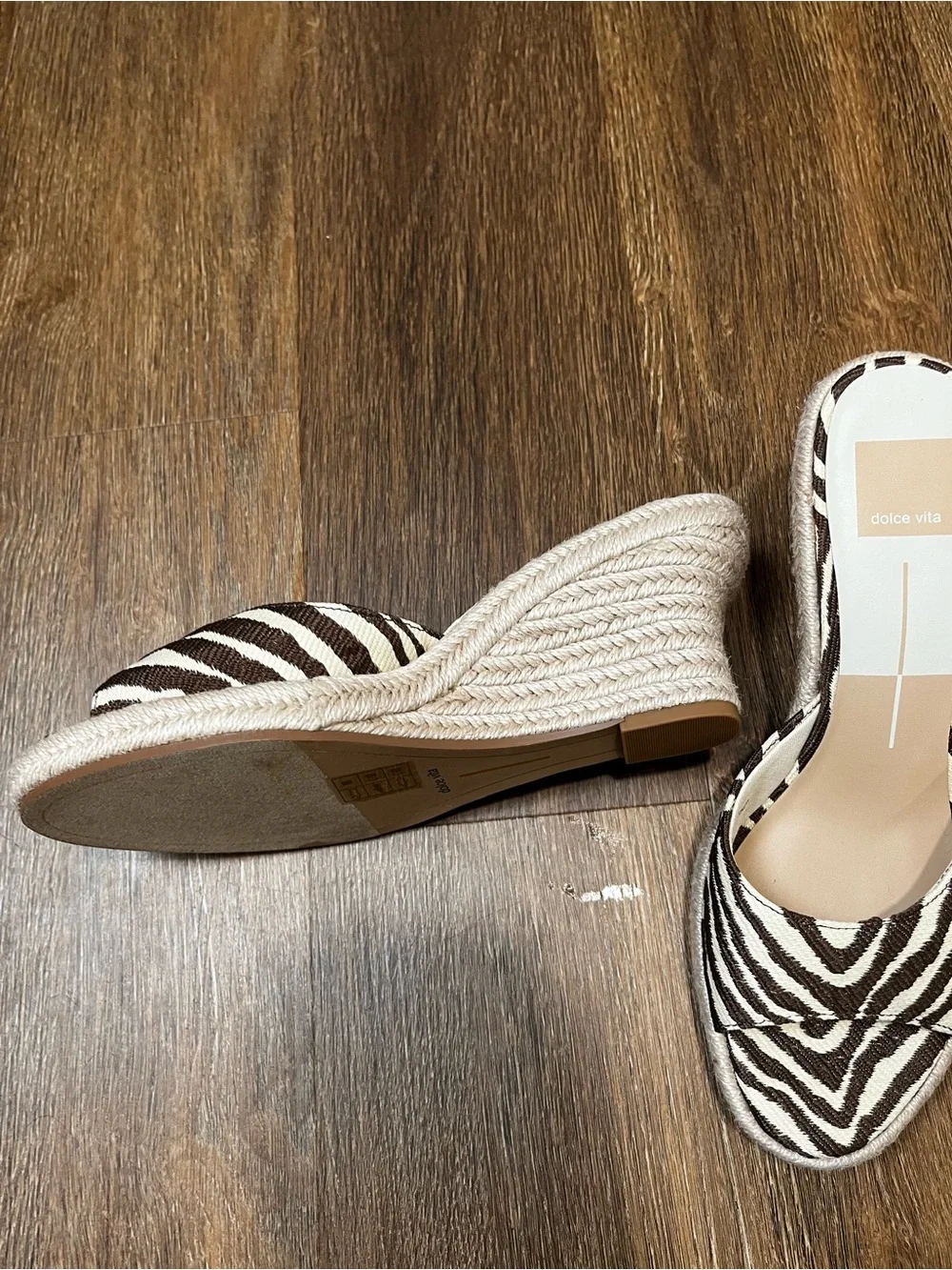 NWOB Dolce Vita Vaya Espadrille Wedge Sandals Size 7.5